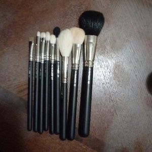 Original MAC natural brushes